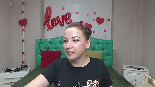 ElizabethSho online show from May 31, 5:20 pm