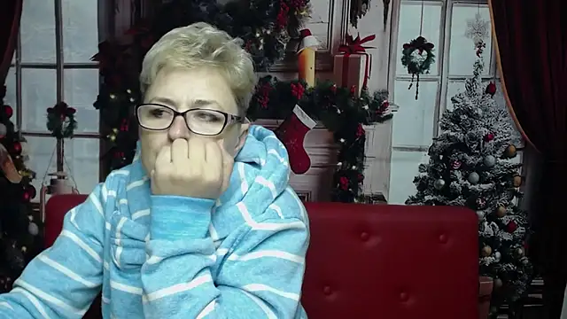 EmiliaGree online show from December 17, 6:14 pm