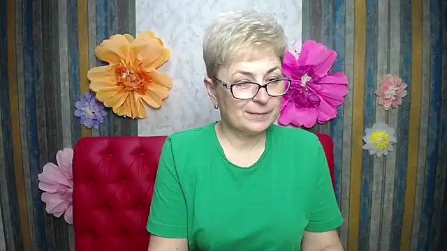 EmiliaGree online show from April 3, 5:33 pm