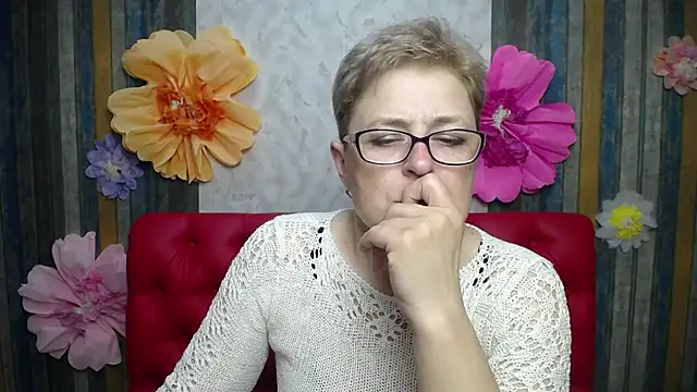 EmiliaGree online show from May 23, 5:28 pm