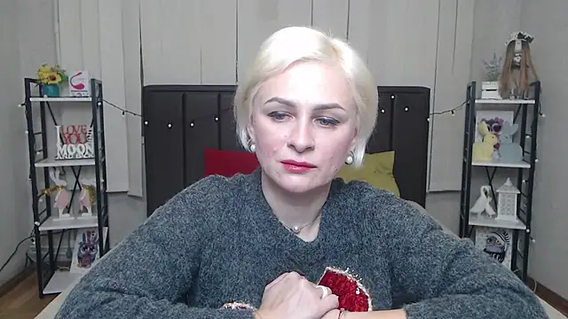 OliviaHorst online show from October 14, 5:30 am