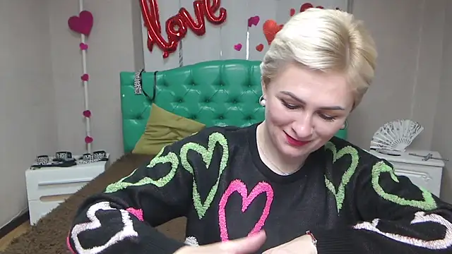 OliviaHorst online show from March 18, 6:27 am