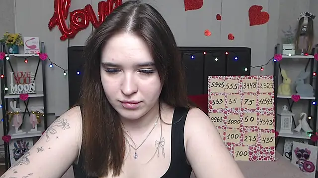 LauraHlot online show from March 19, 1:40 pm