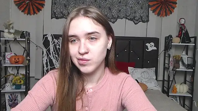 LauraHlot online show from November 14, 6:39 pm