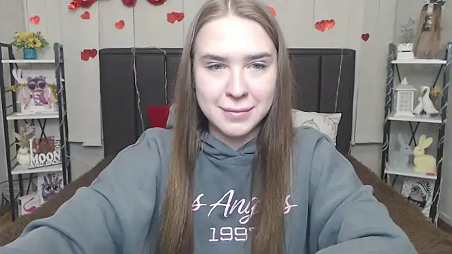 LauraHlot online show from May 3, 5:52 pm