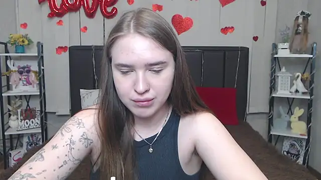 LauraHlot online show from May 7, 6:13 pm