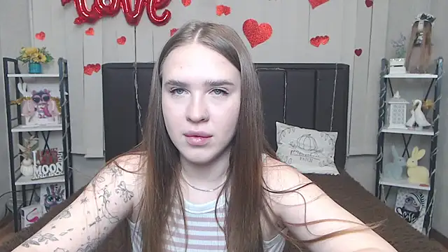 LauraHlot online show from May 8, 5:29 pm