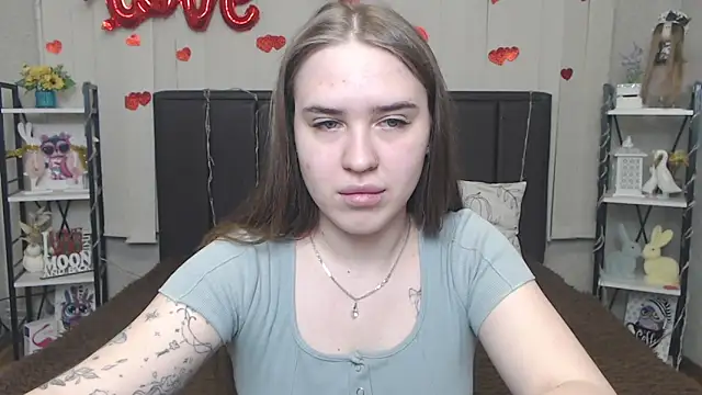 LauraHlot online show from May 9, 5:29 pm