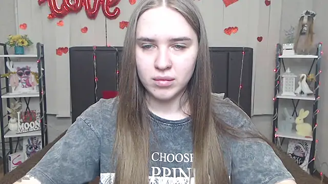 LauraHlot online show from May 15, 6:15 pm
