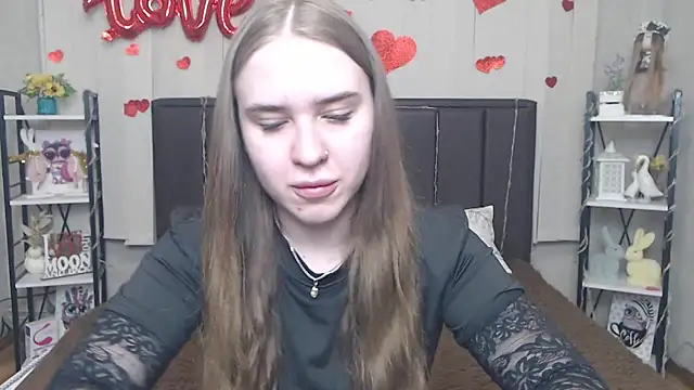 LauraHlot online show from May 16, 5:34 pm