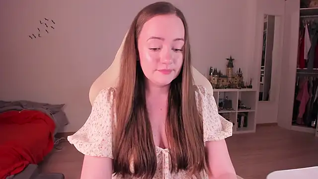 WalkingGirl online show from November 12, 6:08 pm