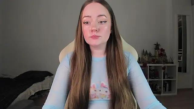 Snapshot of WalkingGirl chatting on February 14, 8:05 pm WalkingGirl online show from February 14, 8:05 pm