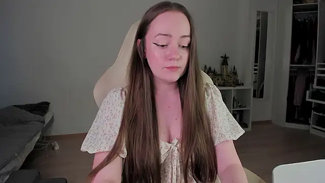 Snapshot of WalkingGirl chatting on March 24, 4:23 pm WalkingGirl online show from March 24, 4:23 pm