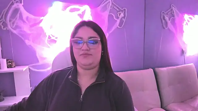 Camiila Osorio online show from November 3, 6:09 pm