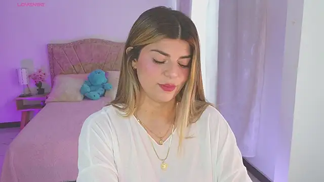 Snapshot of Thamy_stark chatting on February 25, 4:31 pm Thamy stark online show from February 25, 4:31 pm