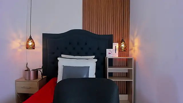 SARA STONE17 online show from September 29, 11:37 am