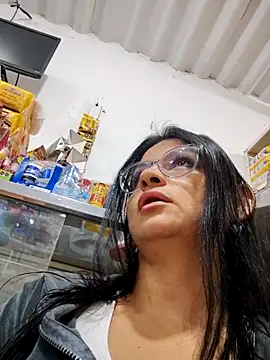 Linda Lars online show from December 15, 3:33 am