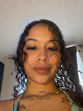 Snapshot of MarieLeon chatting on May 28, 7:33 pm MarieLeon online show from May 28, 7:33 pm