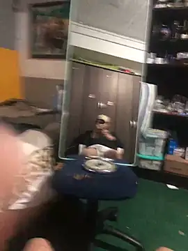 Snapshot of crisito- chatting on October 1, 5:41 pm crisito- online show from October 1, 5:41 pm