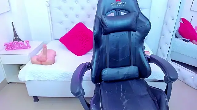 silvana  miller online show from February 5, 7:20 pm