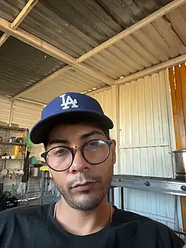 Snapshot of CrazyApachw chatting on March 22, 12:47 am CrazyApachw online show from March 22, 12:47 am