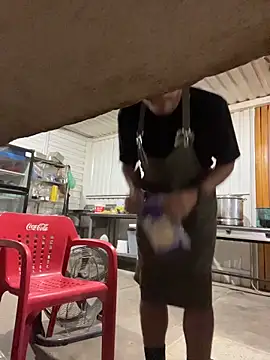 Snapshot of CrazyApachw chatting on March 23, 1:53 am CrazyApachw online show from March 23, 1:53 am