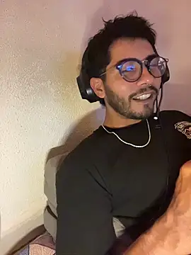 Snapshot of CrazyApachw chatting on April 5, 6:10 am CrazyApachw online show from April 5, 6:10 am