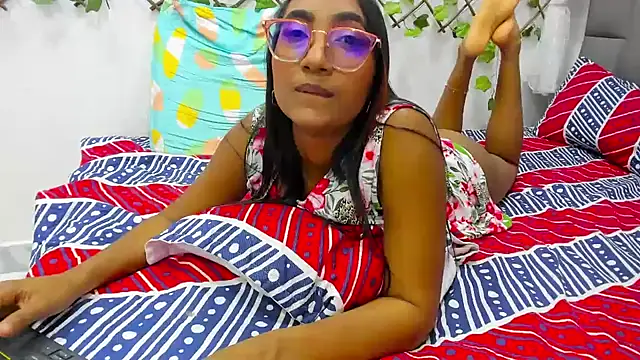 Snapshot of MurphyAngelina chatting on January 24, 4:27 am MurphyAngelina online show from January 24, 4:27 am