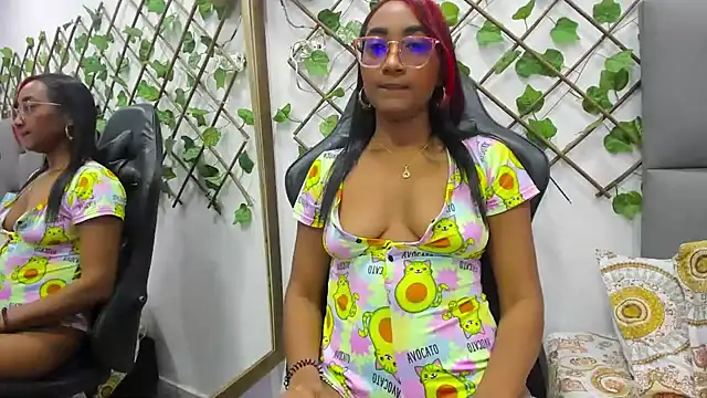 Snapshot of MurphyAngelina chatting on February 6, 1:27 am MurphyAngelina online show from February 6, 1:27 am