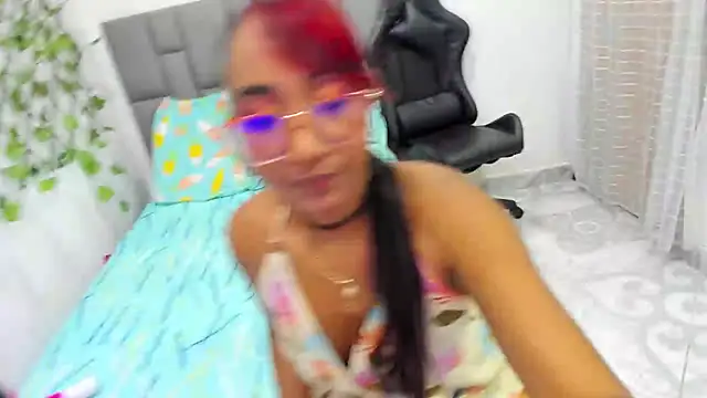 Snapshot of MurphyAngelina chatting on March 2, 4:07 am MurphyAngelina online show from March 2, 4:07 am