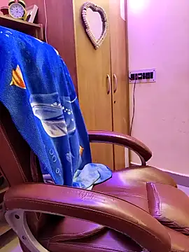 Snapshot of nisha_baby2 chatting on October 24, 10:44 am nisha baby2 online show from October 24, 10:44 am