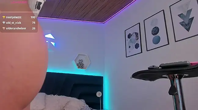  gia rose online show from February 4, 8:59 pm