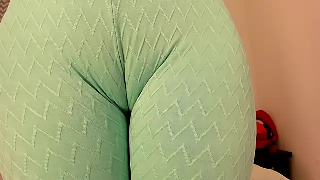 cloehonney online show from October 7, 7:55 pm