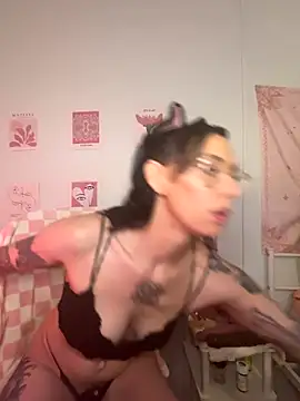 averietheangel online show from October 10, 9:47 pm