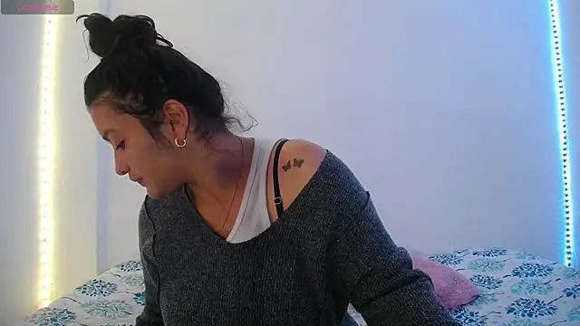 Laurenkenner  online show from February 18, 4:48 pm