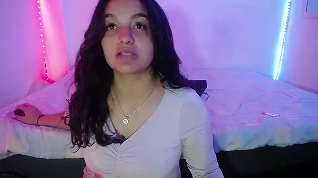 Laurenkenner  online show from March 19, 6:01 pm