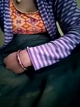 Snapshot of Cutkajal chatting on February 12, 1:52 am Cutkajal online show from February 12, 1:52 am