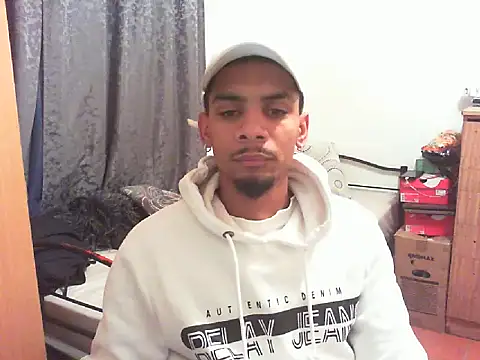 Snapshot of 29YOURZ_28_ chatting on September 17, 9:16 pm 29YOURZ 28 online show from September 17, 9:16 pm