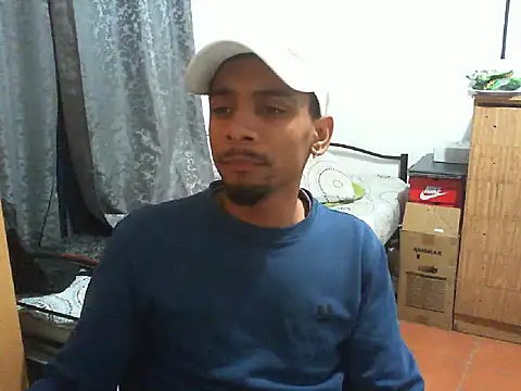 Snapshot of 29YOURZ_28_ chatting on September 25, 5:27 pm 29YOURZ 28 online show from September 25, 5:27 pm