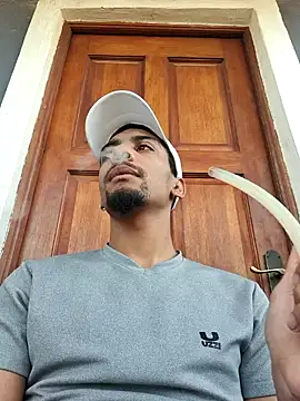 Snapshot of 29YOURZ_28_ chatting on October 12, 3:33 pm 29YOURZ 28 online show from October 12, 3:33 pm