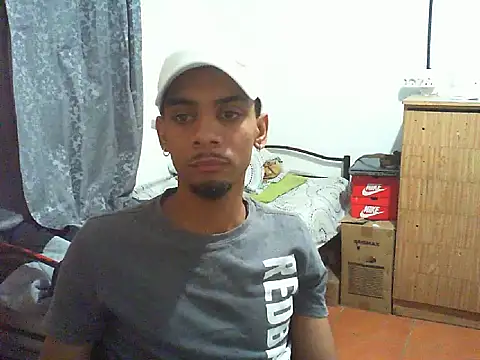 Snapshot of 29YOURZ_28_ chatting on November 21, 7:23 pm 29YOURZ 28 online show from November 21, 7:23 pm