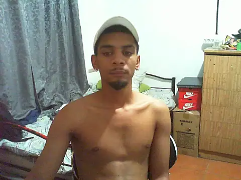 Snapshot of 29YOURZ_28_ chatting on November 25, 10:21 pm 29YOURZ 28 online show from November 25, 10:21 pm