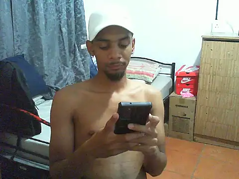 Snapshot of 29YOURZ_28_ chatting on January 8, 7:38 pm 29YOURZ 28 online show from January 8, 7:38 pm