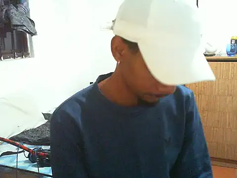 Snapshot of 29YOURZ_28_ chatting on January 16, 6:23 pm 29YOURZ 28 online show from January 16, 6:23 pm