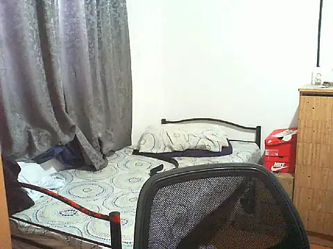 Snapshot of 29YOURZ_28_ chatting on February 5, 8:19 am 29YOURZ 28 online show from February 5, 8:19 am