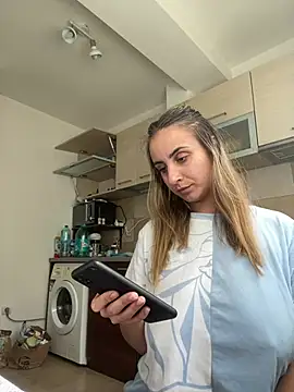 Daisyforyou online show from December 12, 10:45 am