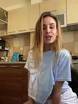 Daisyforyou online show from December 17, 8:34 am