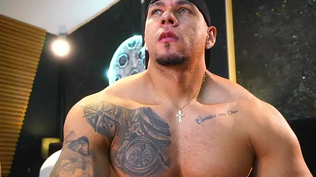 Snapshot of MassimoWalton2 chatting on November 5, 12:05 pm MassimoWalton2 online show from November 5, 12:05 pm