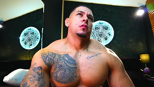 Snapshot of MassimoWalton2 chatting on November 15, 2:02 pm MassimoWalton2 online show from November 15, 2:02 pm