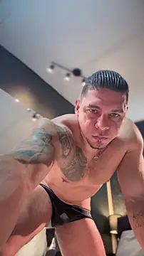 Snapshot of MassimoWalton2 chatting on January 14, 2:12 pm MassimoWalton2 online show from January 14, 2:12 pm